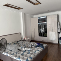 Bán Nhà Mặt Phố Ngô Gia Tự- Vỉa Hè 8M-Kinh Doanh Siêu Đỉnh. 65M2, Mt:4M, 3 Tầng.giá:17,9 Tỷ Còn Tl
