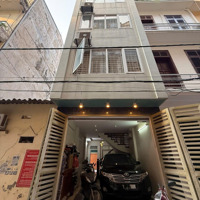 Cho Thuê Nhà Trần Quốc Hoàn, 55M2, 5 Tầng,Mặt Tiền4.2M, Nhà Đẹp, 30 Triệu