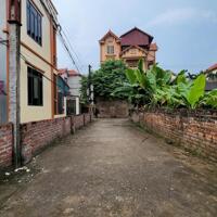Bán lô 40m2 đất Kim Hoa - Mê Linh , vị trí Hoa Hậu . Oto đỗ cửa , giáp VD 4 thủ đô