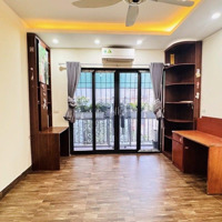 Chỉ 9.5 Tỷ Nhà Đẹp Trần Quốc Vượng, Cầu Giấy. Ngõ Thông - Gần Mặt Phố.diện Tích40M² * 5 Tầng *Mặt Tiền3.7M