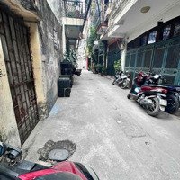 Cần Bán Nhà Chính Chủ Quận Hai Bà Trưng Ngõ Thông Oto Đỗ Cửa Nhà. Diện Tích 30/40Mt2 -Mặt Tiền 3,1M