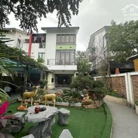 Bán Căn Biệt Thự Song Lập Đẳng Cấp 318m, 3 tầng, mt 11m, giá 98.6 tỷ.