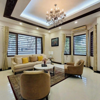 Nhà Biệt Thự Sân Vườn Quan Chức Cấp Cao Khu Hồ Tây, 210M2 4 Tầng An Ninh Tốt, Thiện Trí Bán, 125 Tỷ