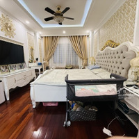 Căn Nhà Đẹp View Công Viên Võ Thị Sáu Thang Máy Full Nội Thất