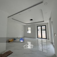 Cho Thuê Biệt Thự 4 Phòng Ngủthích Hợp Gia Đình Ở Và Làm Văn Phòng Công Ty Tại Vinhomes Grand Park