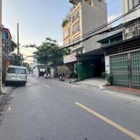 Chính chủ cần bán gấp mảnh đất tặng nhà cấp 4 đang cho thuê mặt phố Mai Phúc phường Phúc Đồng