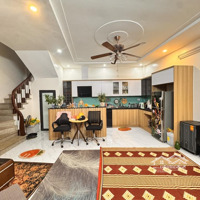 Chú Hùng Về Ở Cùng Con Trai, Cấn Bán Nhà Trần Thái Tông, 45M2, Nhà Đẹp Như Tranh, Thiết Kế Hợp Lý.