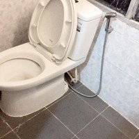 Cho Thuê Phòng Ngay Trung Tâm Quận 1 Có Cửa Sổ, Ban Công Thoáng Mát, Sạch Sẽ