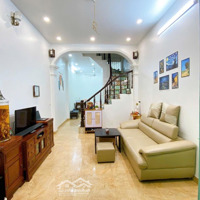 Độc Nhất Vô Nhị Nhà Hoàng Cầu Phân Khúc Cực Hiếm Nhà Bán Chỉ Nhỉnh 12 Tỷ 45M , 5 Tầng Nhà Dân Xây