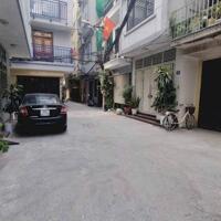 Bán nhà ngõ 1150 Đường Láng, Đống Đa, 45m2, mặt tiền 6m, LÔ GÓC- Ô TÔ vào nhà, 14.9 tỷ