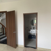 Cần Cho Thuê Biệt Thự Dương Nội Hoàn Thiện Full Nội Thất Giá Chỉ 27 Triệu/Tháng. Liên Hệ: 0357359604