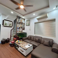 Bán Gấp Nhà Quận Cầu Giấy - 30M2 X 5,5 Tầng - Ngõ Ba Gác Thông - Gần Ô Tô -K Quy Hoạch -Chỉ 6,85 Tỷ