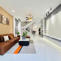 Bán Nhà Đang Thuê 12 Tr/Th Ngay Lê Văn Sỹ, Quận 3. Giá: 2 Tỷ 824 Tr/65,8M2,Sổ Riêng, Liên Hệ: 0984555724