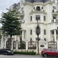 Bán Nhà Phố Nguyễn Đình Thi, Tây Hồ.diện Tíchsổ 165M2 X 4T,Mặt Tiền11M. Nhà 3 Mặt Thoáng, Vỉa Hè Rộng.