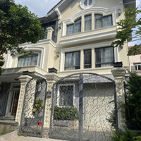 Cho Thuê Biệt Thự Phú Mỹ Hưng Nhà Đẹp, Nội Thất Cao Cấp Trung Tâm Quận 7 Đang Trống Xem Nhà Dễ.