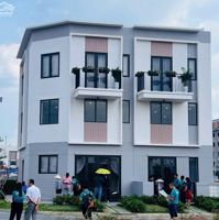 Bán Nhà 1 Trệt 1Lửng 1 Lầu Tại Tp Mới - Bình Dương, Giá Bán 2.3 Tỷ, Ngân Hàng Hỗ Trợ 70%, Lãi Suất 6.1%