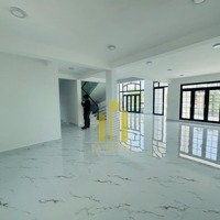 Biệt Thự Văn Phòng Sàn Trống Giá Bán 90 Triệu - Thang Máy