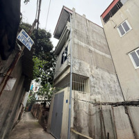 Bán Nhà . Diện Tích: .45M.mt 3.8M . Giá Bán.4.5Ty