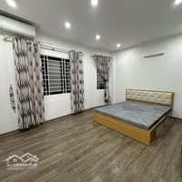 Siêu Phẩm Gia Quất, 5 Tầng Mới Đẹp. Ô Tô Đỗ Cửa, Chủ Nhà Cần Bán Nhanh