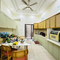 Phú Nhuận, Vài Bước Ra Mặt Tiền Huỳnh Văn Bánh, 4 Tầng, 4 Phòng Ngủ 79M2, Mới Ở Ngay, 11.75 Tỷ