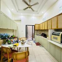 Phú Nhuận, vài bước ra mặt tiền Huỳnh Văn Bánh, 4 Tầng,4Pn, 79m2, mới ở ngay, 11.75 Tỷ