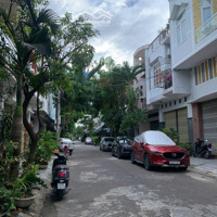 Bàn Gấp Căn Nhà 3 Tầng Đẹp Mặt Tiền Lữ Gia, Cách Biển Quy Nhơn 500M, Hướng Đông Nam Mát Mẻ Sinh Khí