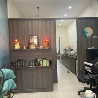 Nhà Mặt Tiền Sát Biển, Giá Chỉ 3.1 Tỉ
