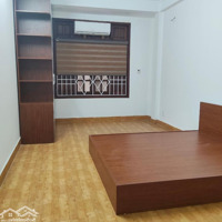 Nhà Phố Chùa Láng, Pháo Đài Láng, 36M2 Từ Tầng 2, 5T, 3Ngủ, Ô Tô, 7.8 Tỷ