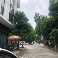 Cho Thuê Nhà 5 Tầng Tại Phú Diễn, Cạnh Trường Đại Học Tài Nguyên Môi Trường, Ô Tô Đỗ Vài Chiếc