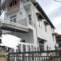 Bán nhà 3 tầng 5 phòng ngủ Kiệt ôtô Lê Thánh Tôn, phường Thuận Thành, TP Huế, sát bên Đại Nội Huế, chỉ 4 tỷ