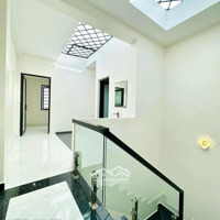 Dãy 6 Căn Nhà Cực Đẹp Có Sân Cổng Cạnh Chợ 208 Phường Hùng Vương Quận Hồng Bàng Giá Chỉ Từ 2,7 Tỷ.