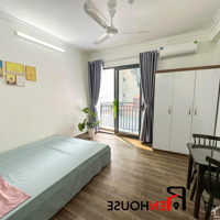 Căn Hộ Studio Ban Công Lớn Thoáng Nằm Ngay Hồ Tùng Mậu, Goldmark City, Mai Dịch