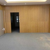 Cho Thuê Nhà Nguyên Căn Phố Hồng Tiến Phù Hợp Làm Văn Phòng, Trung Tâm, Showroom 90M2 X 5 Tầng