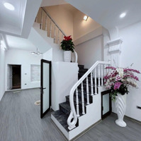 Cho Thuê Nhà Mặt Phố Hoàng Ngân,Diện Tích45M2X4 Tầng+Tum,Mặt Tiền3.5M, Giá Bán 42 Triệu, Liên Hệ: 0968896456