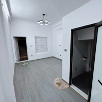 Cho Thuê Nhà Mặt Phố Hoàng Ngân,Diện Tích45M2X4 Tầng+Tum,Mặt Tiền3.5M, Giá Bán 42 Triệu, Liên Hệ: 0968896456