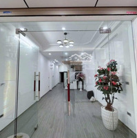 Cho Thuê Nhà Mặt Phố Hoàng Ngân,Diện Tích45M2X4 Tầng+Tum,Mặt Tiền3.5M, Giá Bán 42 Triệu, Liên Hệ: 0968896456