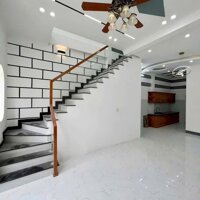 Nhà lầu mới 3 phòng ngủ, hẻm 38 đường 3 tháng 2