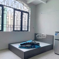 Phòng Cửa Sổ Lớn Mới Sơn Sửa Set Up Thêm Nội Thất Gần Ngã Tư Phú Nhuận