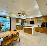 Cho Thuê Nhà Riêng Khu Cổ Linh, Long Biên Đồ Cơ Bản, Có Gara Và Sân Vườn Rộng. Giá Thuê 25 Triệu/Tháng