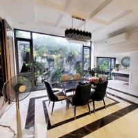 Nhà Siêu Vị Trí Góc 2 Mặt Tiền, Giá Đầu Tư Tốt, Ngang 12M X 22M Đường Lê Văn Sỹ