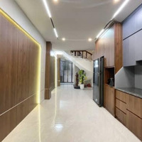 Mặt Phố Hồng Hà 40M X 6 Tầng, Có Ô Chờ Thang Máy Đoạn Đẹp Nhất Phố Ô Tô Tránh