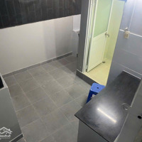 Cho Thuê Lầu 60M2 Sát Trung Tâm Q1