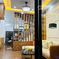Bán Nhà Lô Góc - 3 Thoáng - Cách Ga Tàu Điện 50M - Phố Hồ Tùng Mậu - 52M2 X 4 Tầng - Giá Hơn 8 Tỷ