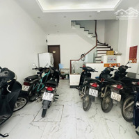Bán Nhà Riêng 9,6 Tỷ, 45M2, 6 Phòng Ngủ 6 Vệ Sinhở Hoa Bằng, Yên Hòa, Cầu Giấy, Hà Nội