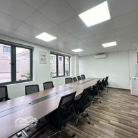 Cho Thuê Biệt Thự Lô Góc Mới Đẹp Ngõ 214 Nguyễn Xiển.diện Tích180M Xd 100M X 4T,Mặt Tiền18M. Giá Bán 42 Triệu.