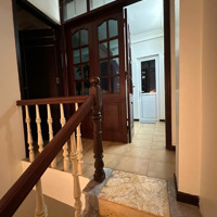 Cho Thuê Nhà Riêng 5 Tầng Đủ Tiện Nghi Phố Lê Hồng Phong, Trần Phú, Gần Bảo Tàng Lăng Bác