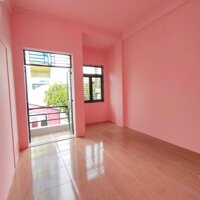 Cho thuê nhà mặt tiền 1 trệt 2 lầu đường nguyễn việt hồng