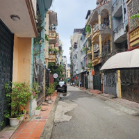 Bán Nhà Phân Lô Phố Nguyễn Khánh Toàn, Hai Thoáng, Ô Tô Vào Nhà, Ngõ Thông, Kinh Doanh, 50M2X6T