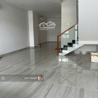 Văn Phòng Trệt + 1 Lầudiện Tích5 X20M,Đường Số 7,Thang Máy,Máy Lạnh,Hầm Xe,Vị Trí Đẹp Vạn Phúc City.