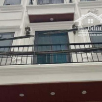 Cho Thuê Nhà Ngõ Phố Dốc Phụ Sản Đê La Thành Ba Đình.diện Tích90M2 X 5T, Ô Tô Đỗ Cửa. Giá 25 Triệu